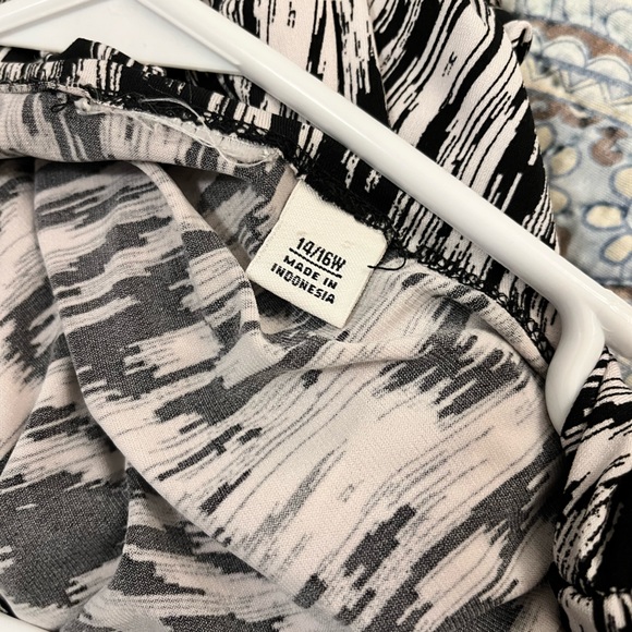 Sleeveless romper - Picture 4 of 12